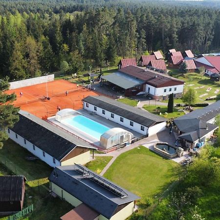 Raj Sportovni A Rekreacni Resort Branzez Knezmost Luaran gambar