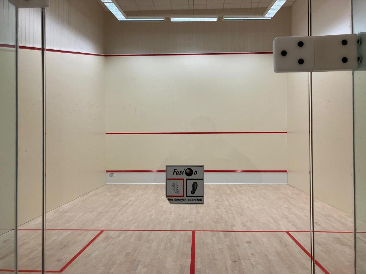 Raj Sportovni A Rekreacni Resort Branzez Knezmost Luaran gambar