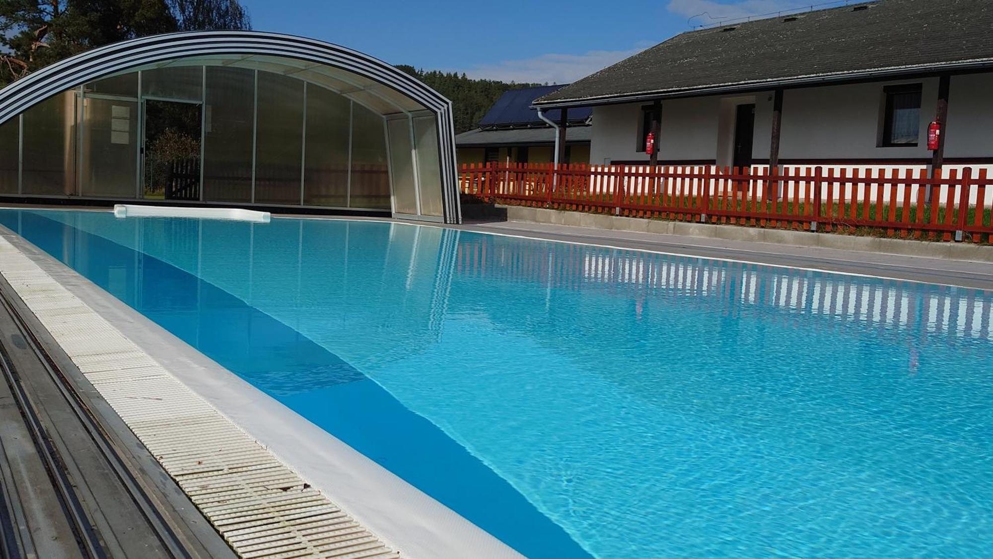 Raj Sportovni A Rekreacni Resort Branzez Knezmost Luaran gambar