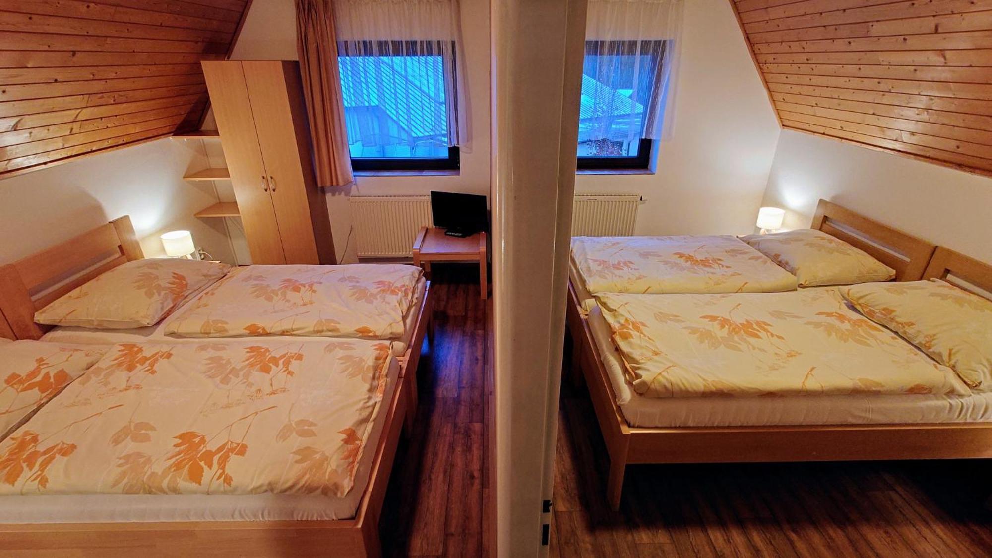 Raj Sportovni A Rekreacni Resort Branzez Knezmost Luaran gambar