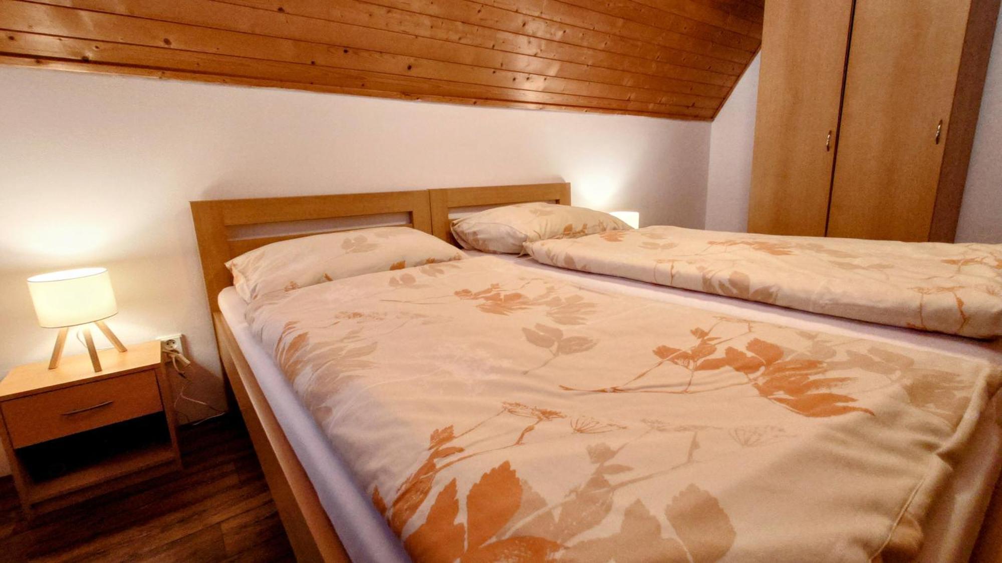 Raj Sportovni A Rekreacni Resort Branzez Knezmost Luaran gambar