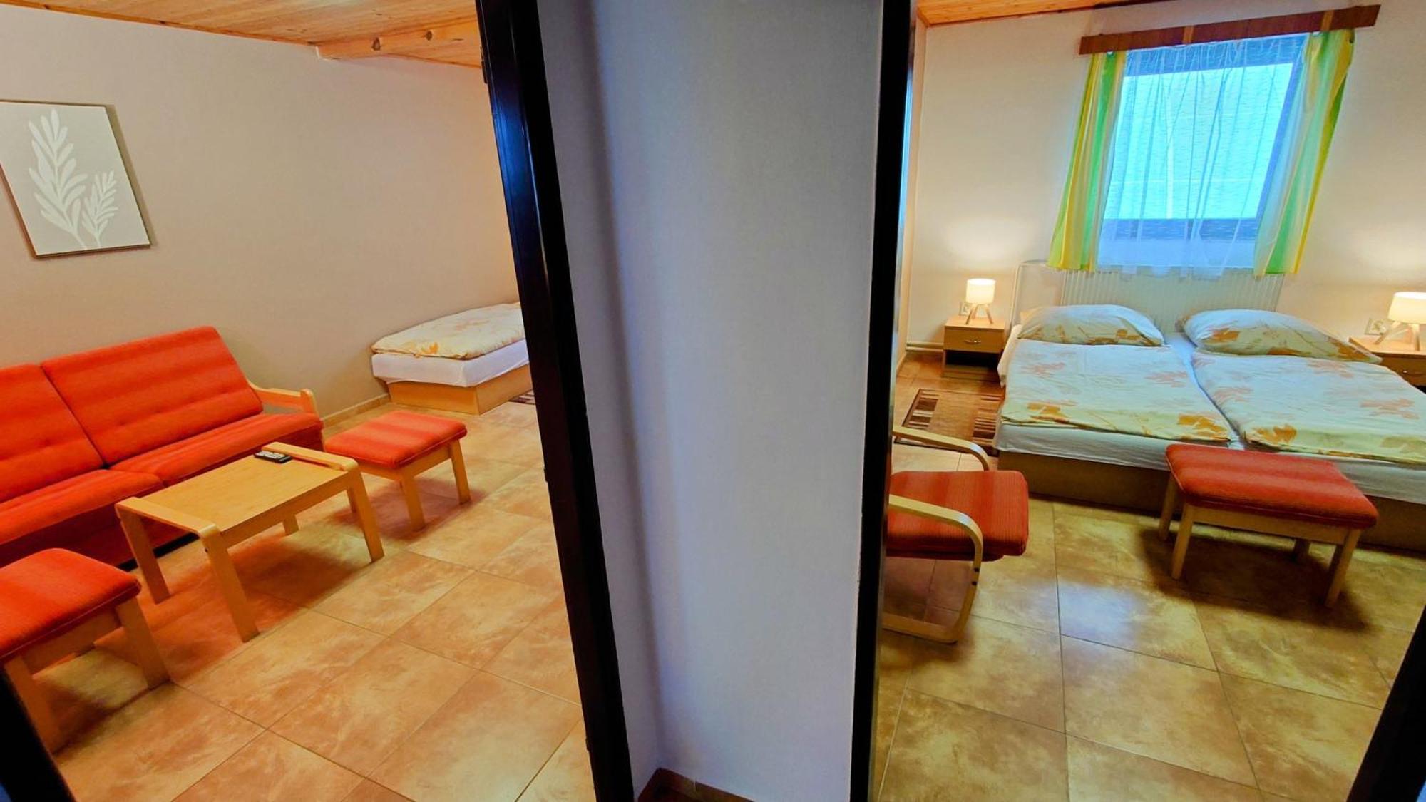 Raj Sportovni A Rekreacni Resort Branzez Knezmost Luaran gambar